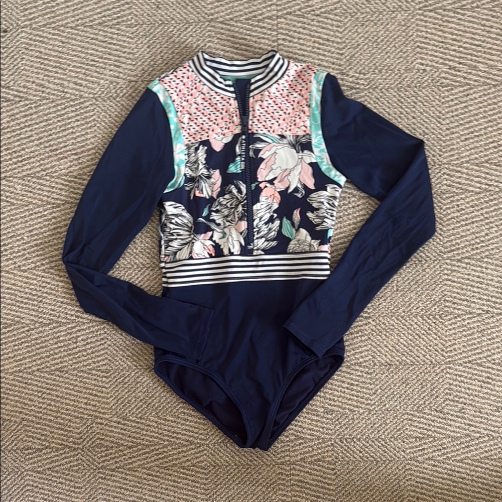 Athletes Girl one pice swimsuit